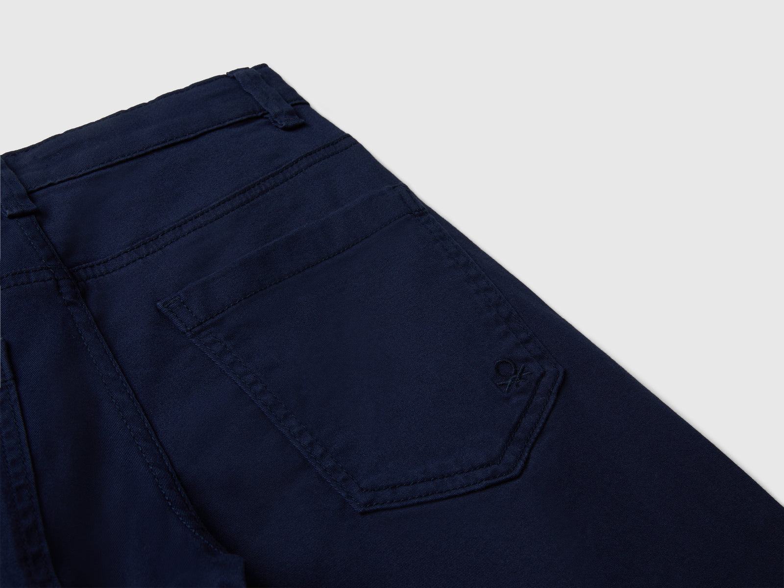 Pantaloni in cotone stretch da bambino blu scuro 3 | Benetton Outlet