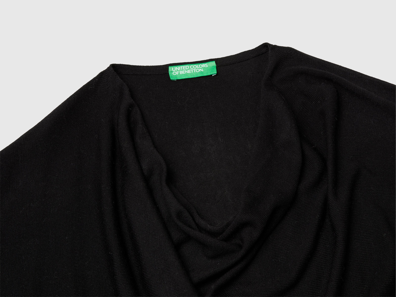 Maglioncino in misto seta da donna nero 3 | Benetton Outlet