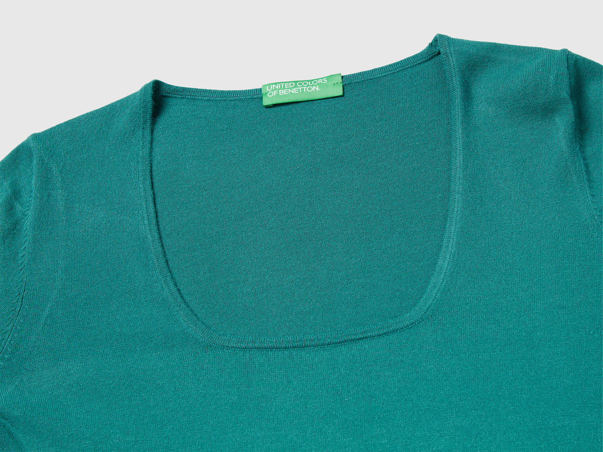 Maglia con scollo quadrato