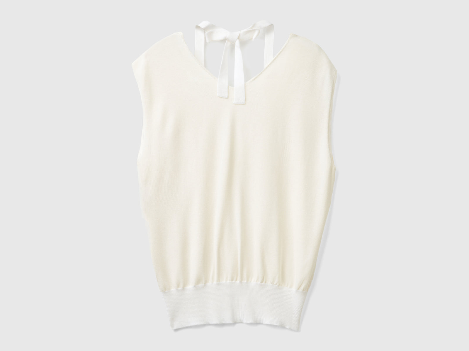 Maglia fluida con scollo a V e lacetti da donna bianco panna 2 | Benetton Outlet