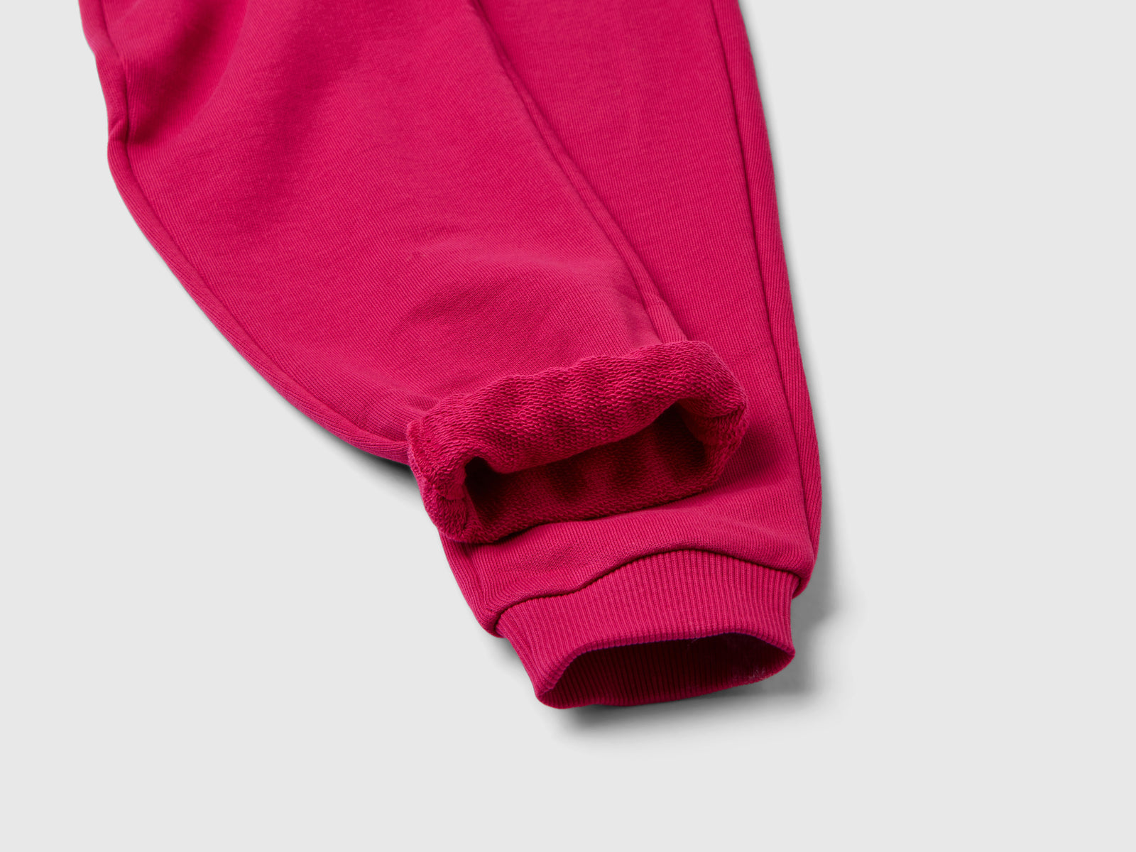 Pantaloni in felpa con logo da bambina ciclamino 2 | Benetton Outlet