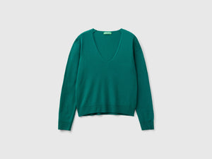 Forest green V-neck sweater in pure Merino wool