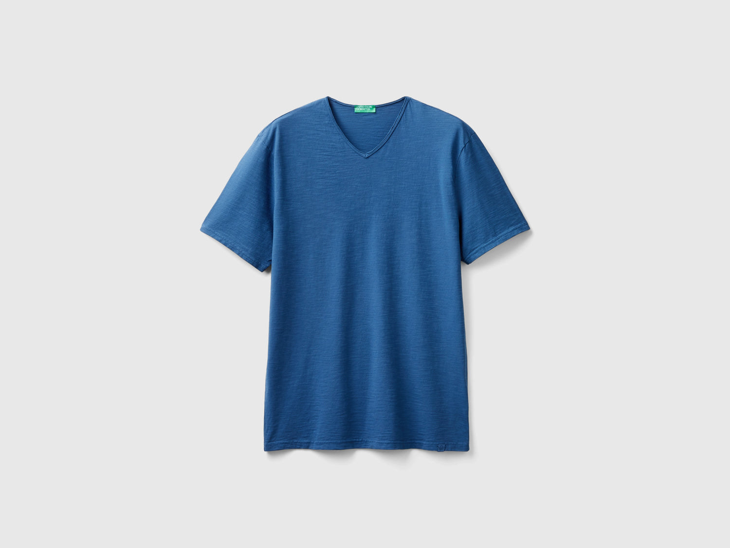 T-shirt 100% cotone con scollo a V da uomo avio | Benetton Outlet