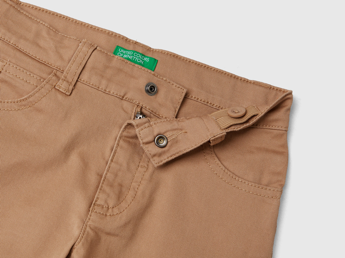 Pantaloni slim fit cinque tasche