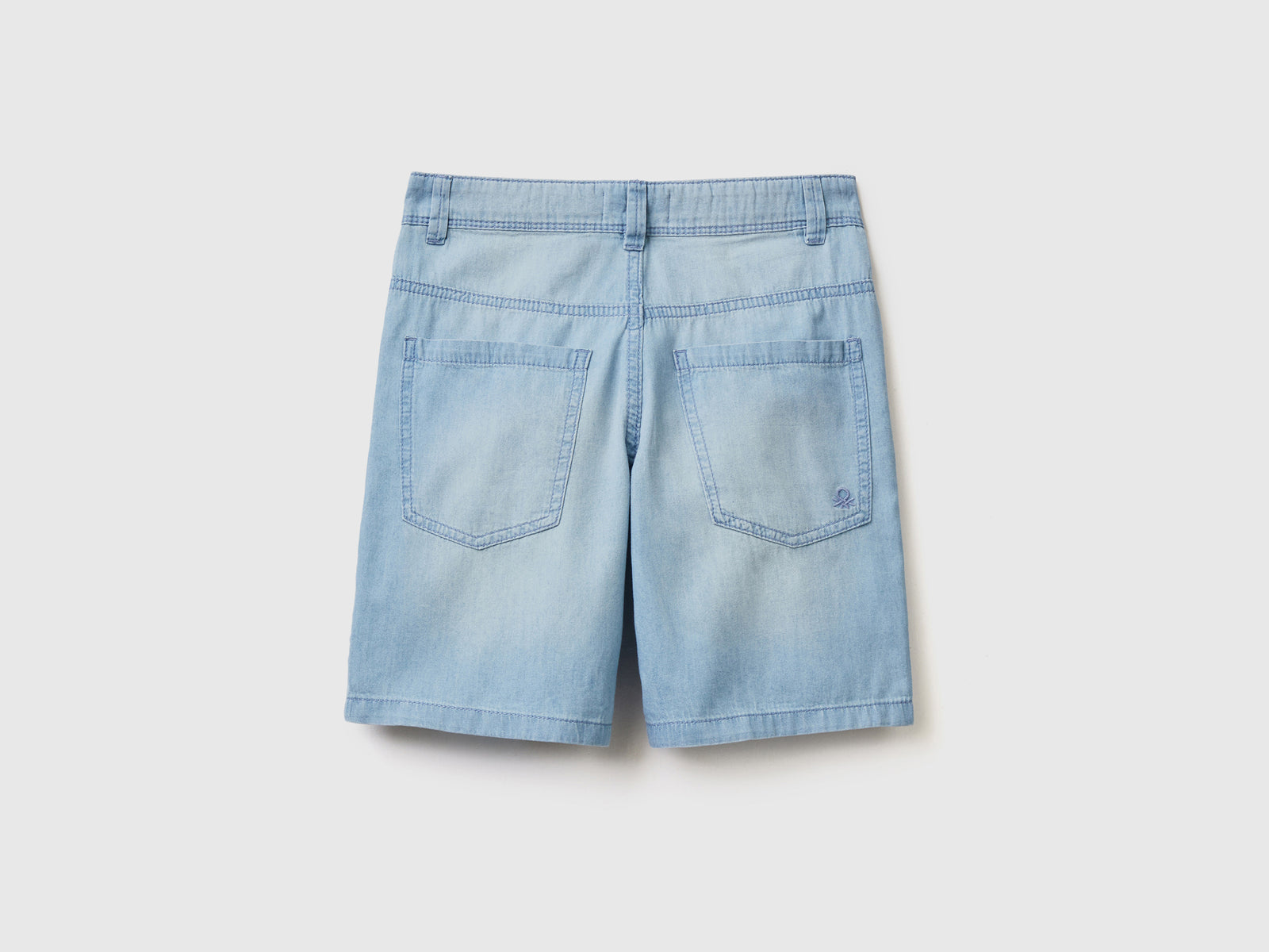 Shorts cinque tasche effetto denim da bambino celeste 2 | Benetton Outlet
