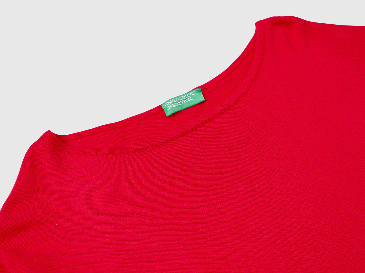 Maglia con scollo a barchetta