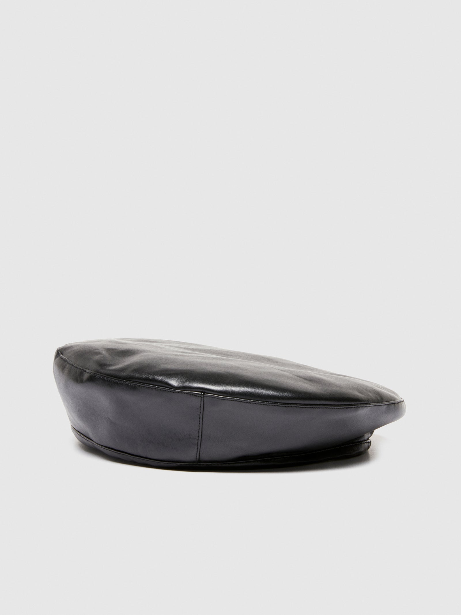 Basco tinta unita da donna nero | Sisley Outlet