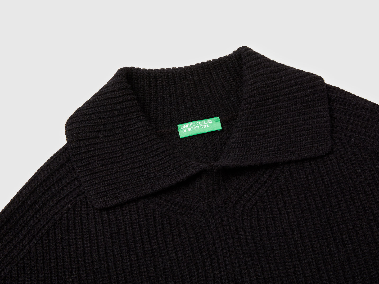 Mantella con collo alto da donna nero 3 | Benetton Outlet