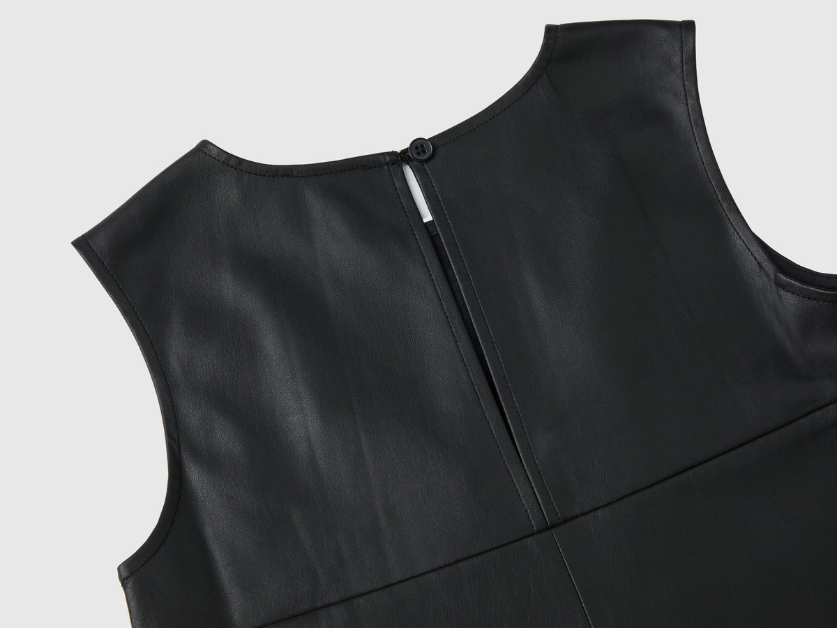 Vestito in tessuto spalmato