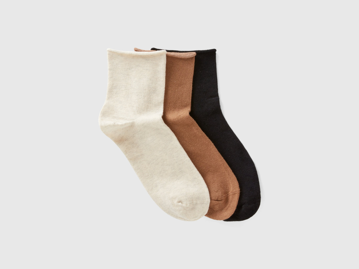Tre paia di calzini corti da donna multi-color | Benetton Outlet