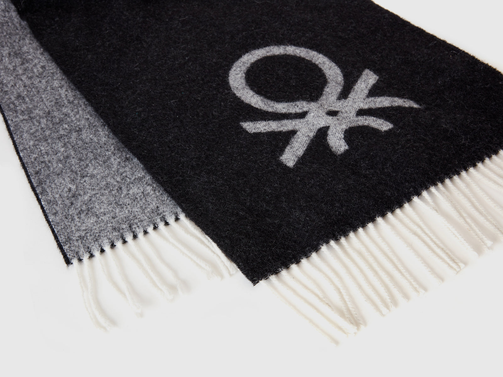 Sciarpa in misto lana e viscosa da uomo nero 2 | Benetton Outlet