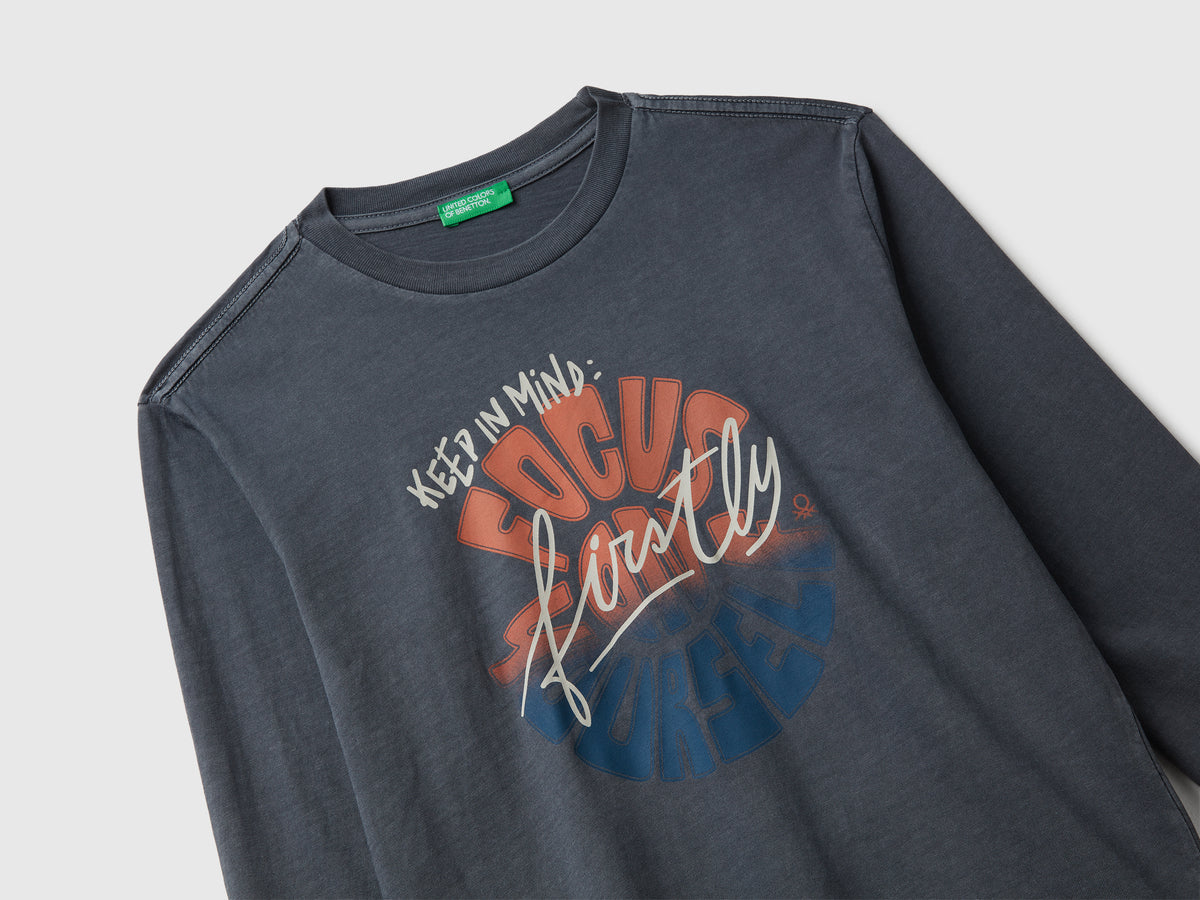 T-shirt con stampa slogan