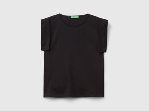 T-shirt con manica ad angelo