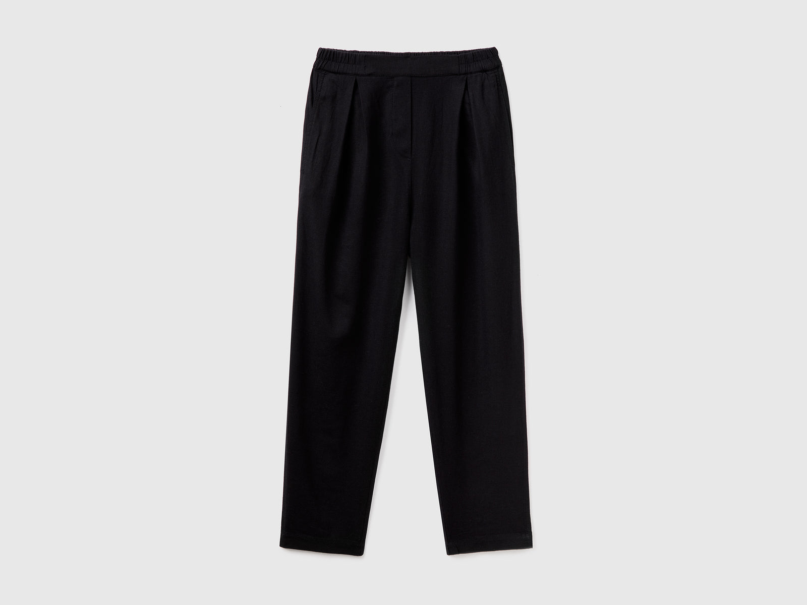 Pantaloni lunghi carrot fit in lino misto viscosa da donna nero | Benetton Outlet