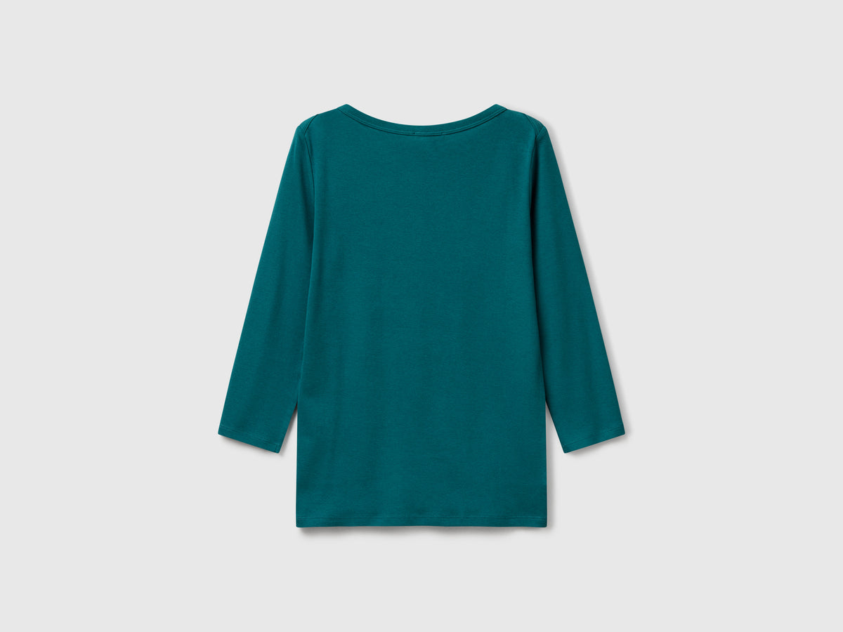 T-shirt con scollo a barchetta