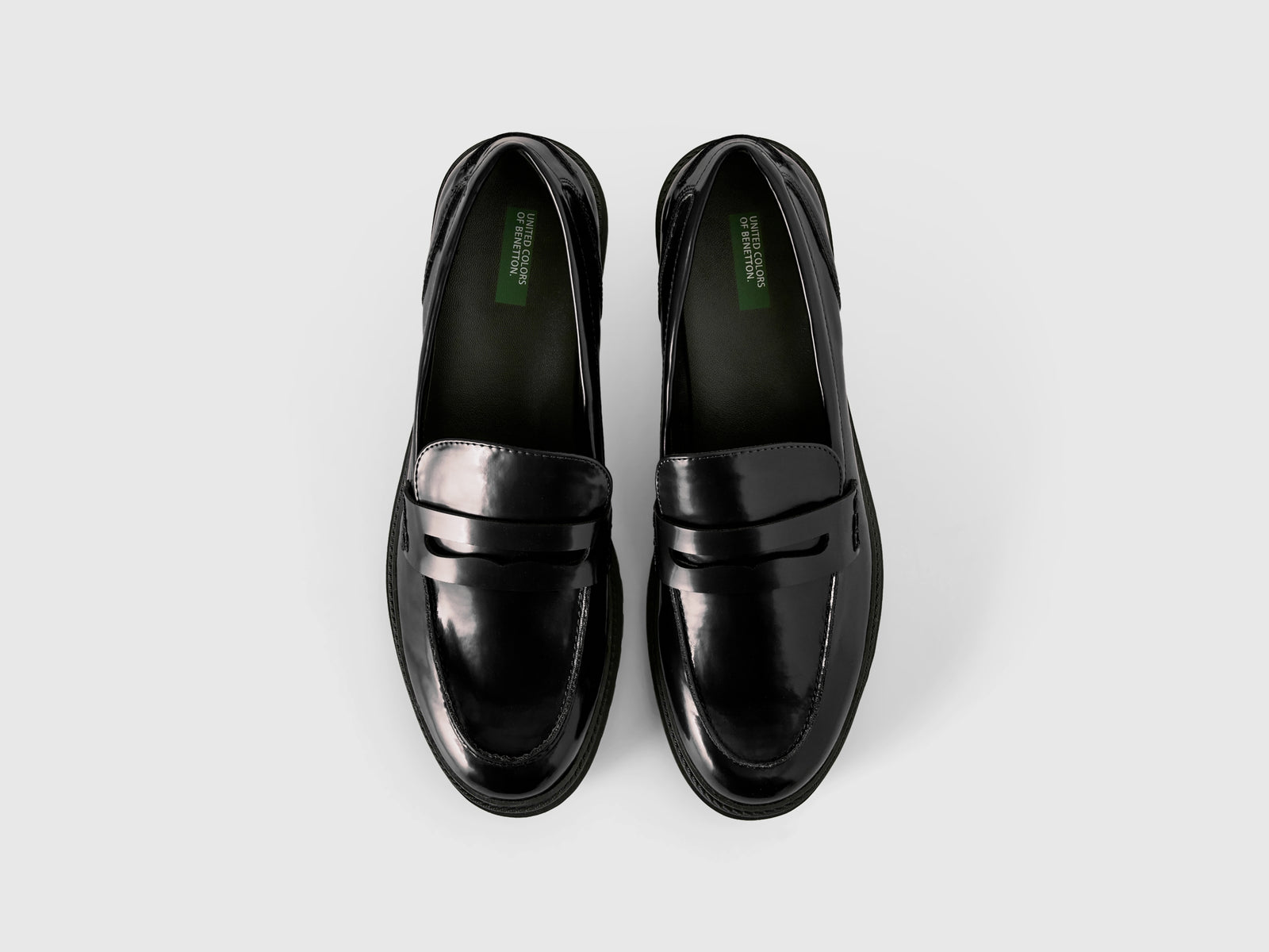 Mocassini in tessuto spalmato lucido da donna nero 4 | Benetton Outlet