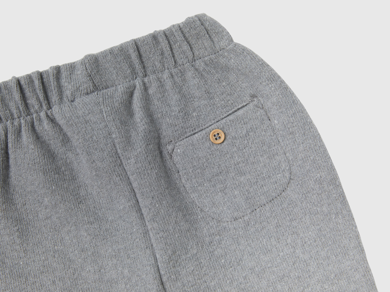 Pantaloni baggy fit in misto cotone riciclato da neonato grigio 2 | Benetton Outlet