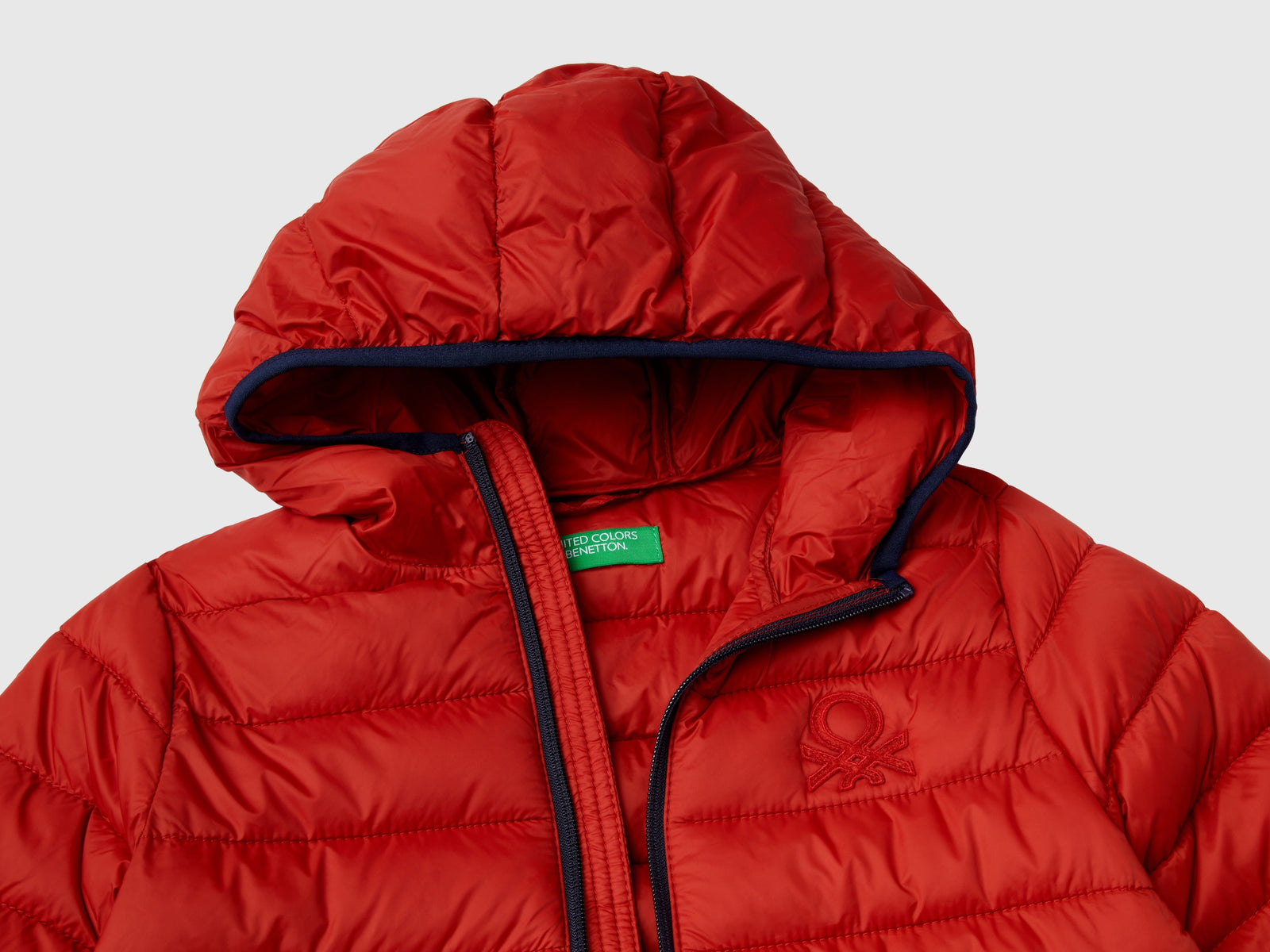 Giubbotto imbottito con cappuccio da bambino rosso mattone 3 | Benetton Outlet