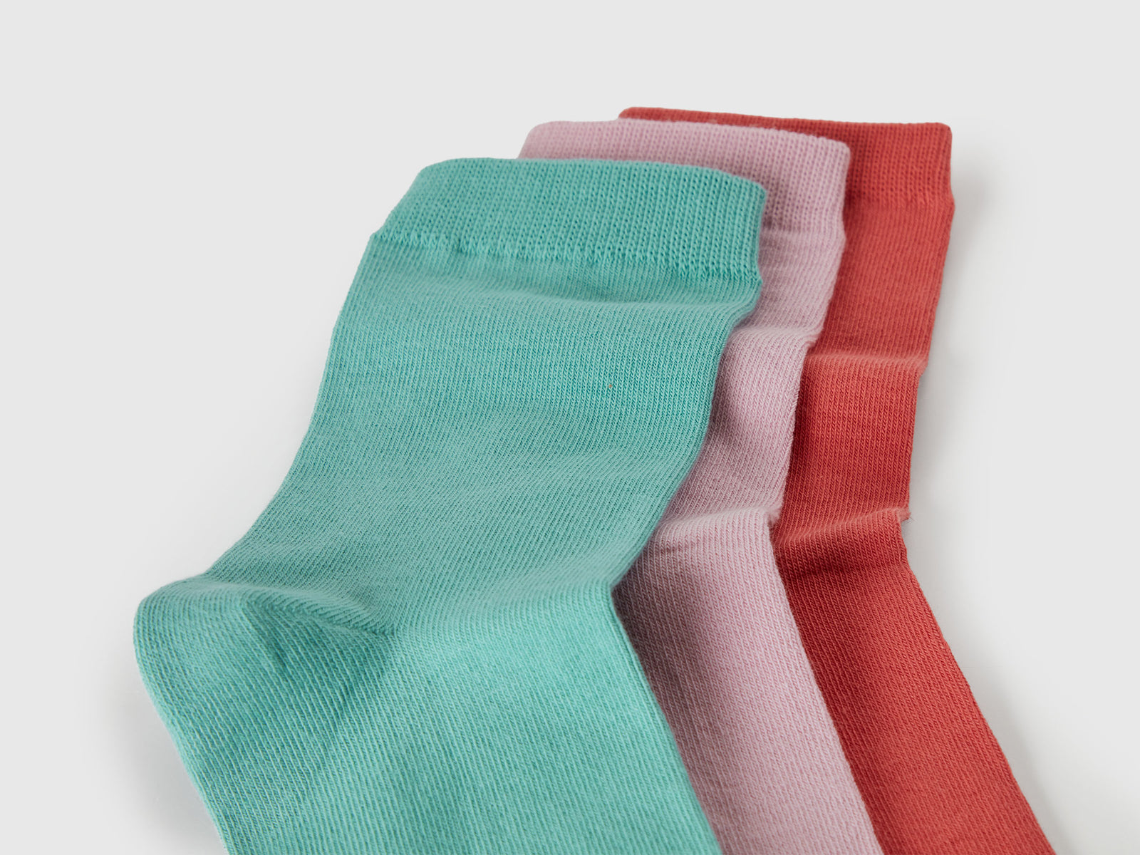 Tre paia di calzini lunghi in cotone stretch da uomo multi-color 2 | Benetton Outlet