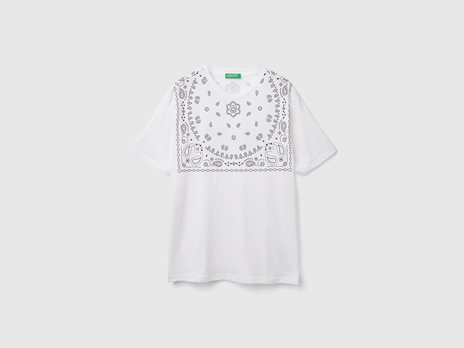 Maglietta con stampa bandana da uomo bianco | Benetton Outlet
