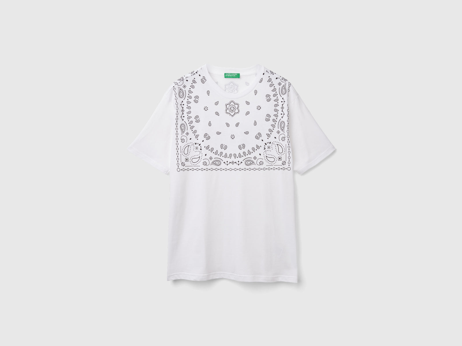 Maglietta con stampa bandana da uomo bianco | Benetton Outlet
