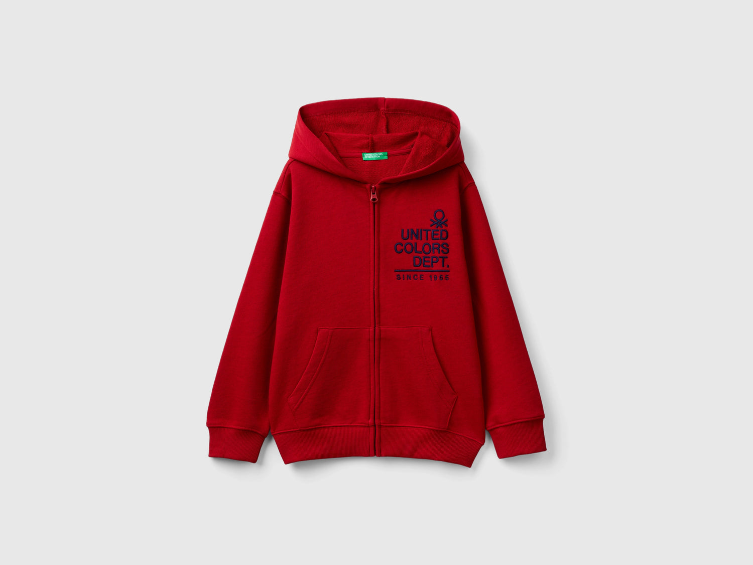 Felpa con zip e ricamo logo da bambino rosso | Benetton Outlet