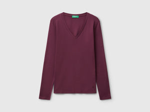 T-shirt  viola con scollo a V