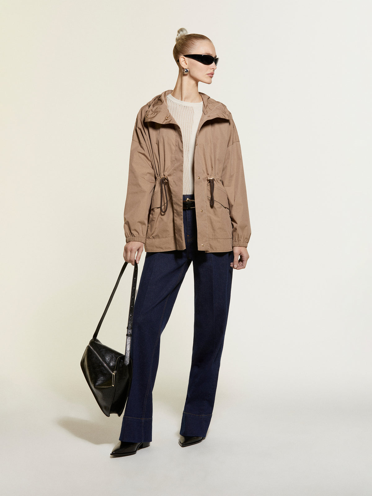 Parka corto con cappuccio