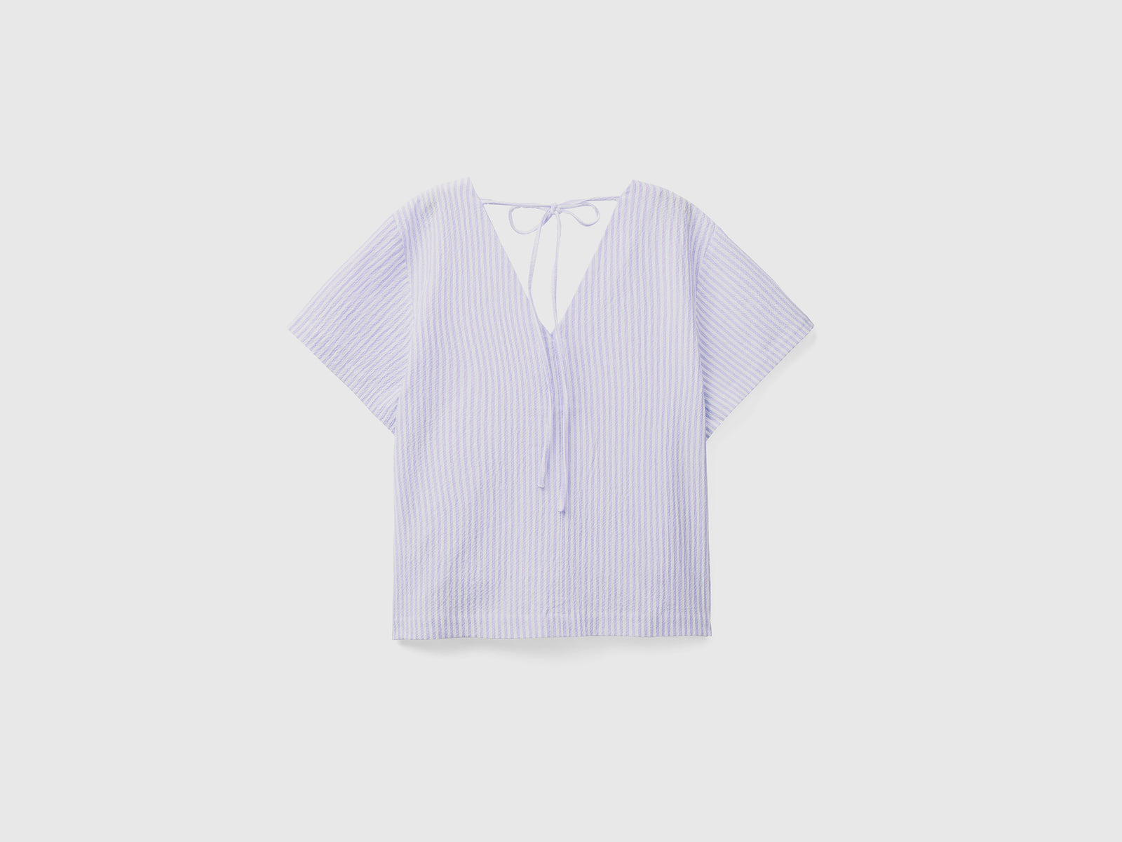 Camicetta leggera in cotone elasticizzato dall'aspetto mosso a righe sottili da donna celeste 2 | Benetton Outlet