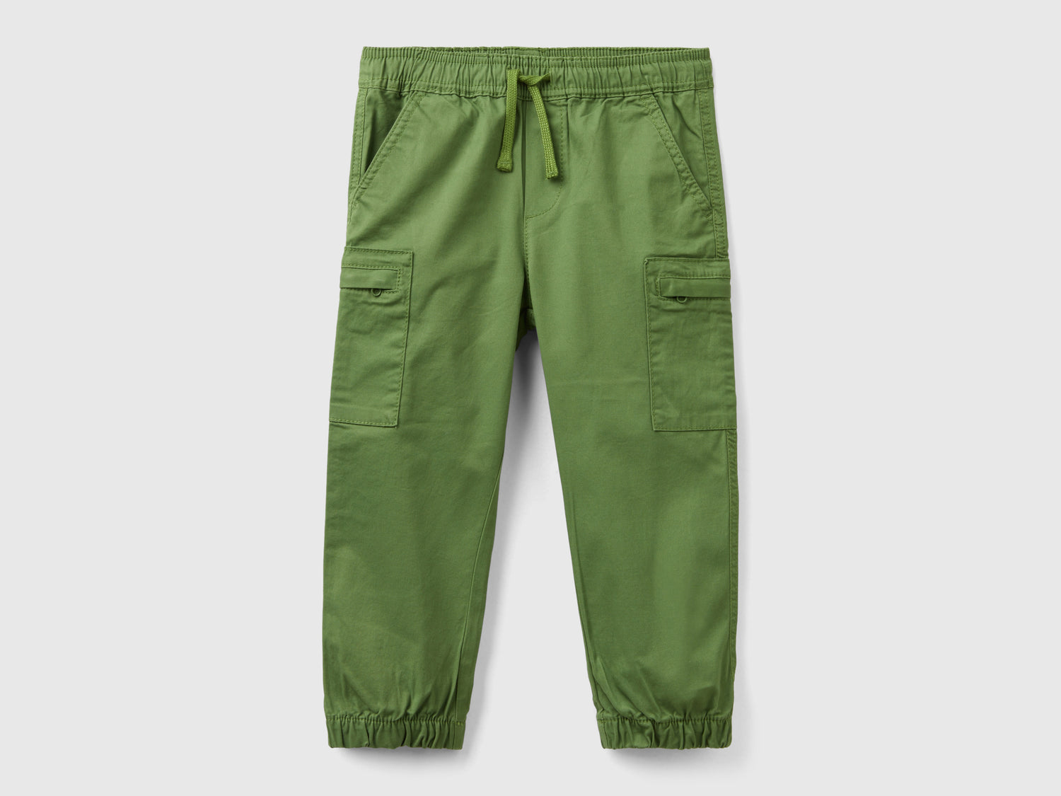 Pantaloni cargo con coulisse da bimbo verde militare | Benetton Outlet