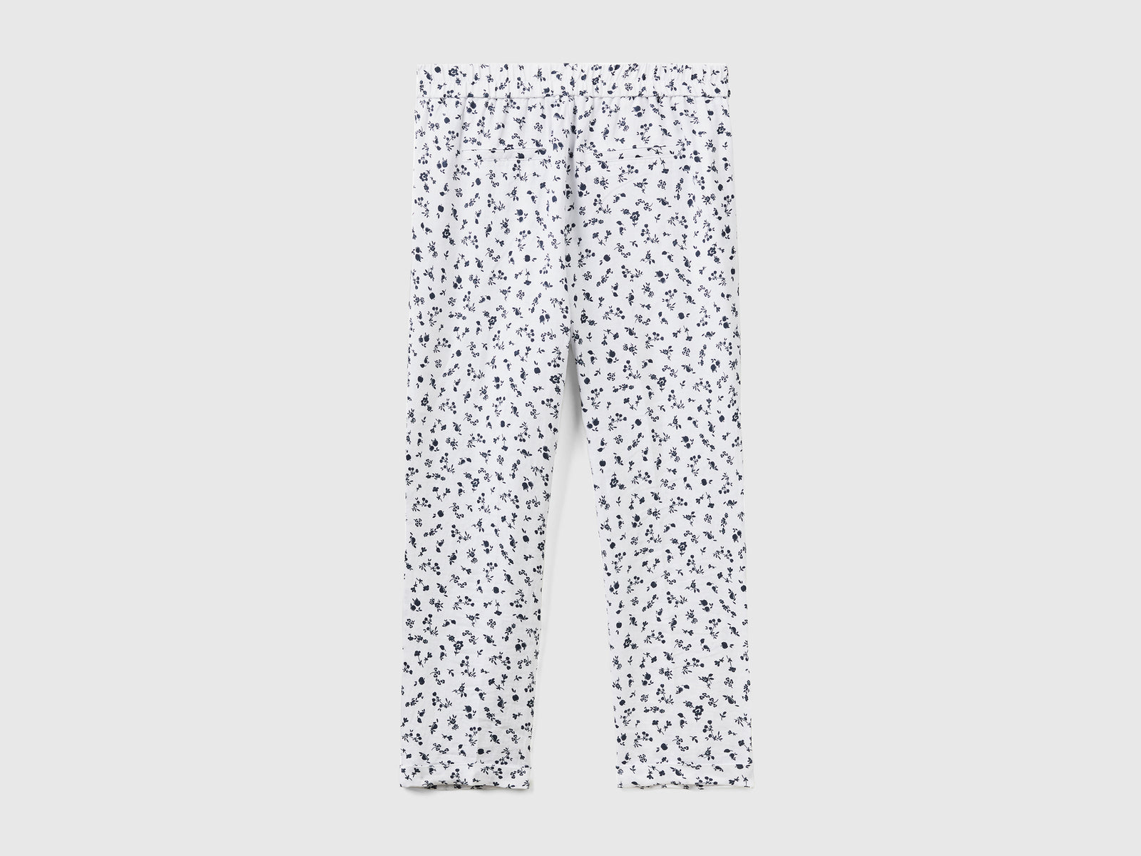 Pantaloni lunghi con stampa fantasia da donna bianco 2 | Benetton Outlet