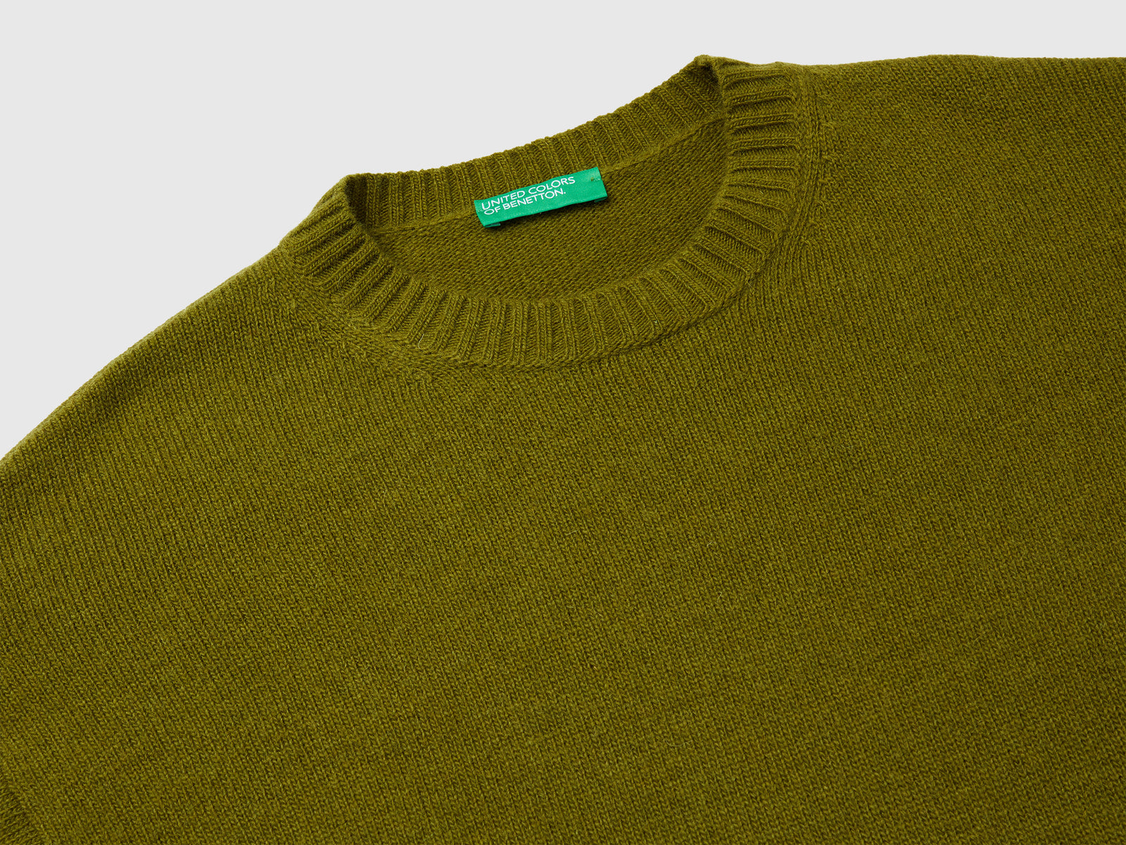 Maglia boxy fit in misto lana da donna verde militare 3 | Benetton Outlet