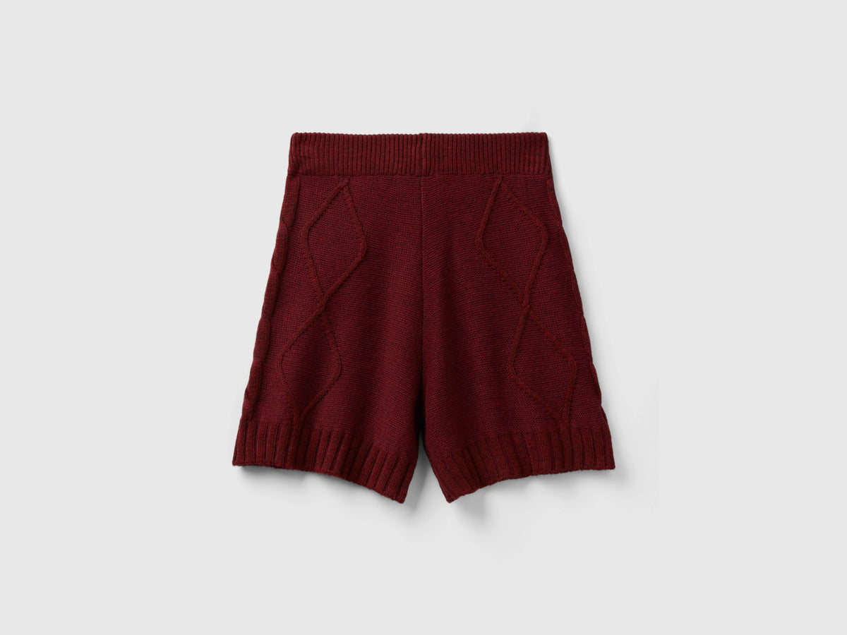 Bermuda in maglia con trecce e losanghe