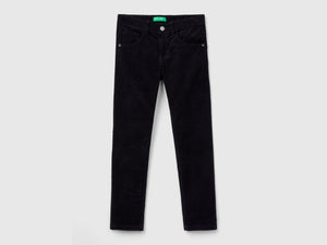 Pantaloni slim fit in velluto stretch