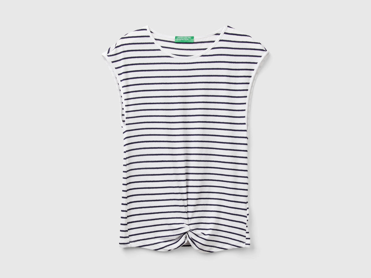 T-shirt a righe con nodo