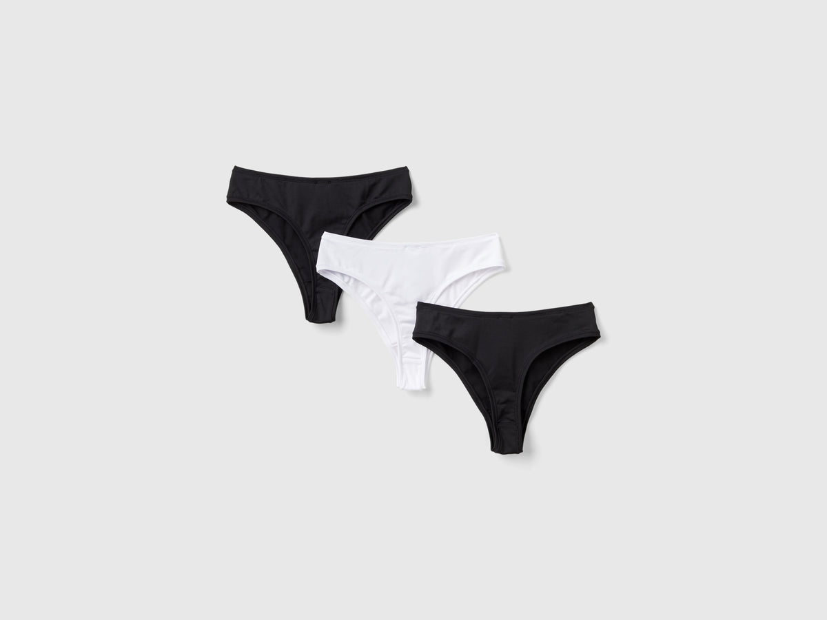 Three sports briefs in recycled fabric