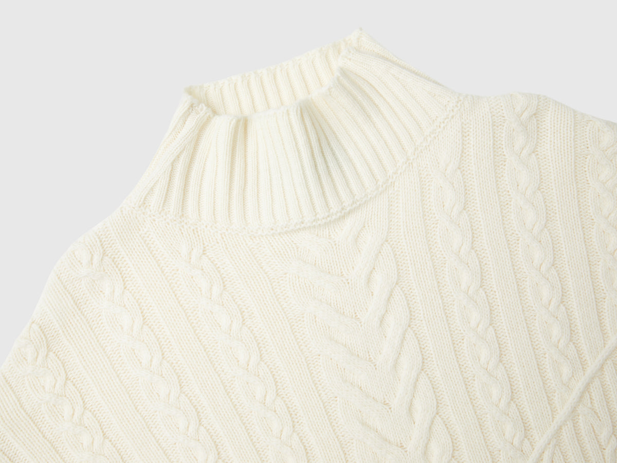Maglione a lupetto lavorato