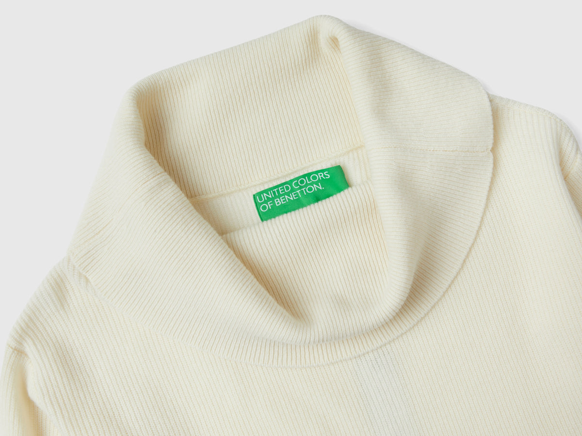 Maglia con spalle scoperte