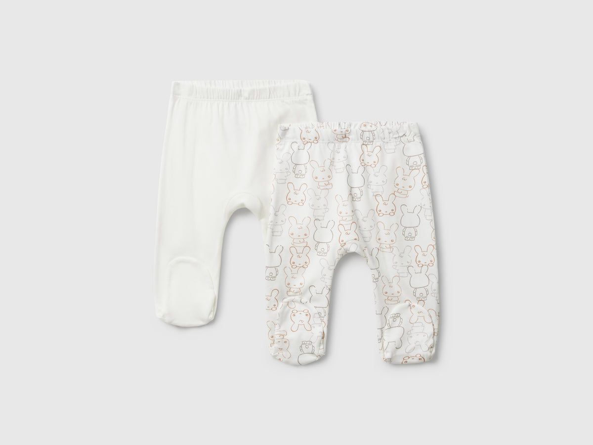 Due pantaloni in cotone