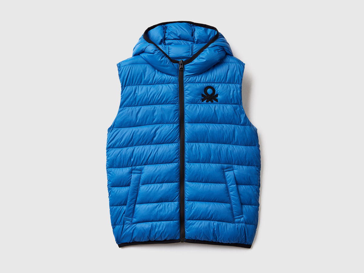 Gilet imbottito con cappuccio