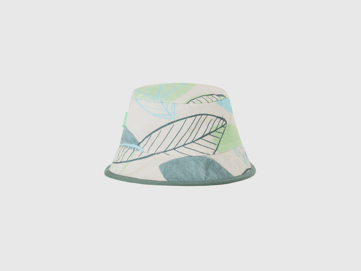 Cappello reversibile con stampa foglie