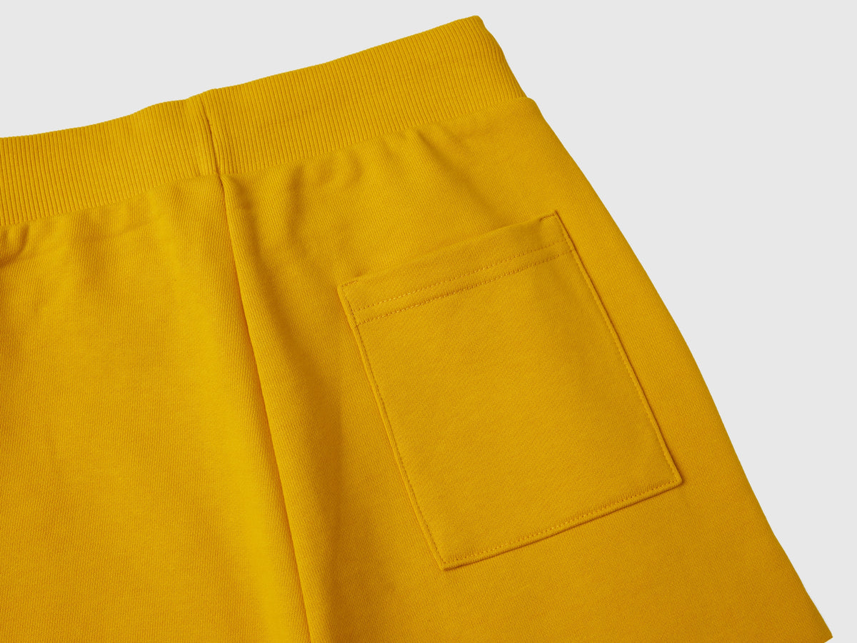 Joggers giallo ocra e blu scuro
