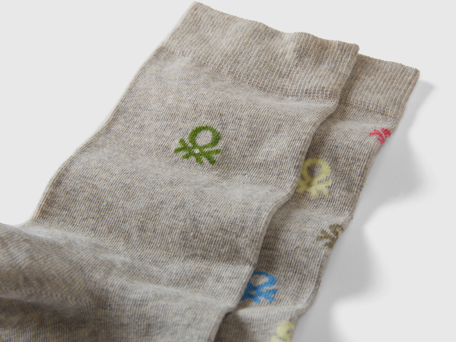 Due paia di calzini lunghi con loghi da uomo grigio 2 | Benetton Outlet