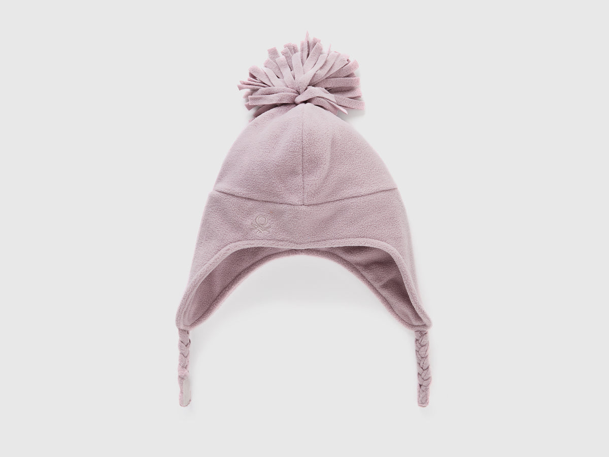 Cappello con paraorecchie e pom pom