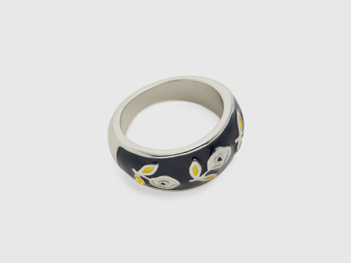 Anello a fascia con fiori