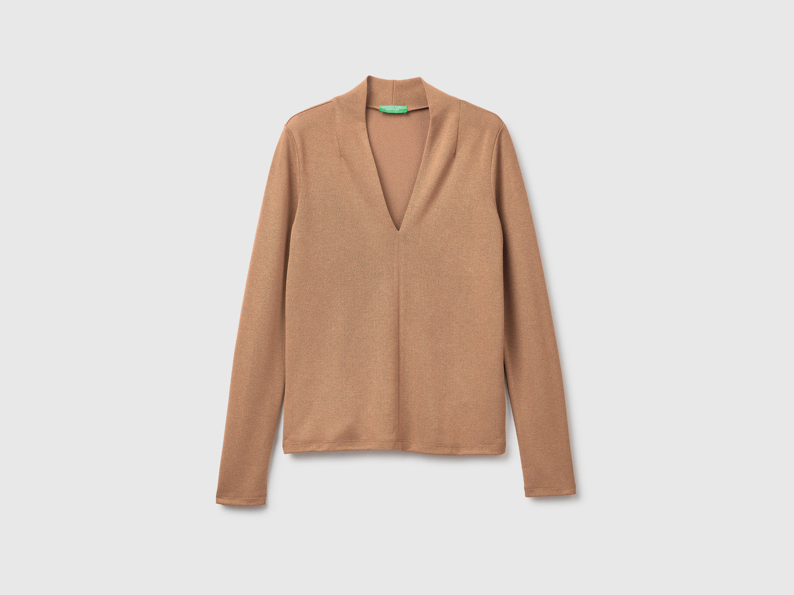 T-shirt in crêpe con scollo a V da donna cammello | Benetton Outlet