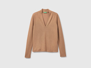 T-shirt in crêpe con scollo a V