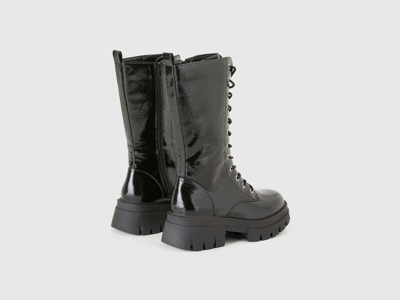 Anfibi stringati lucidi da donna nero 2 | Benetton Outlet