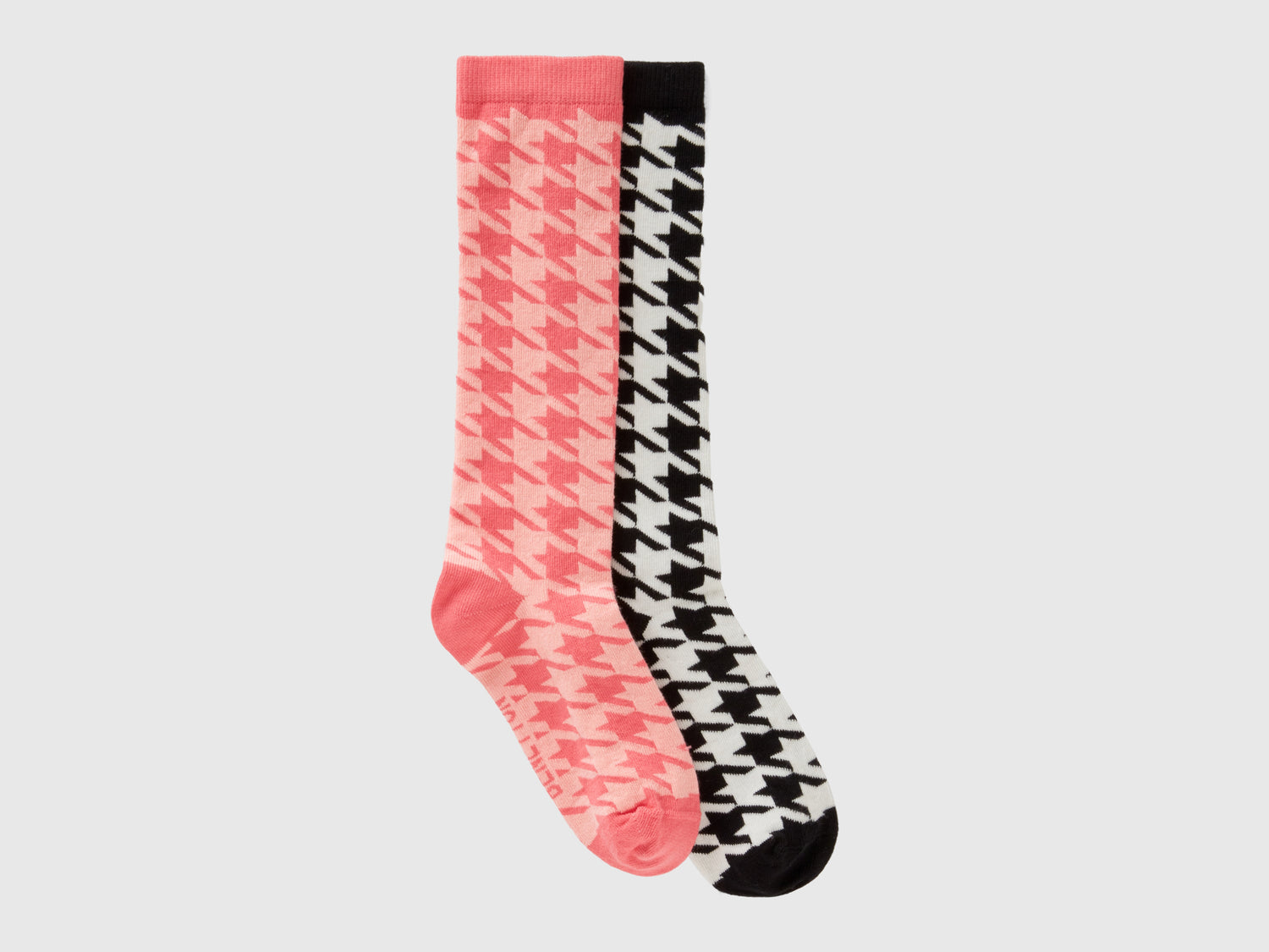 Due calzini lunghi pied de poule da bambino multi-color | Benetton Outlet