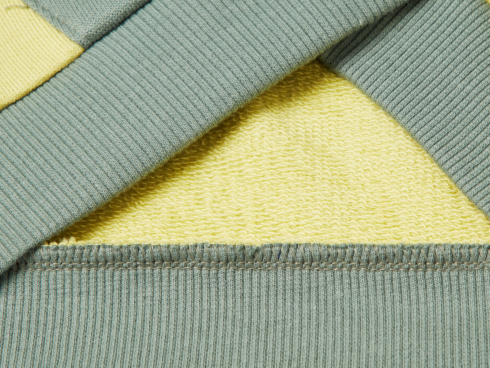 Felpa in cotone con logo da bimbo giallo 3 | Benetton Outlet